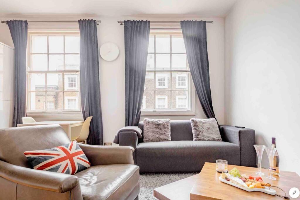 Apartment Warwick Sq,