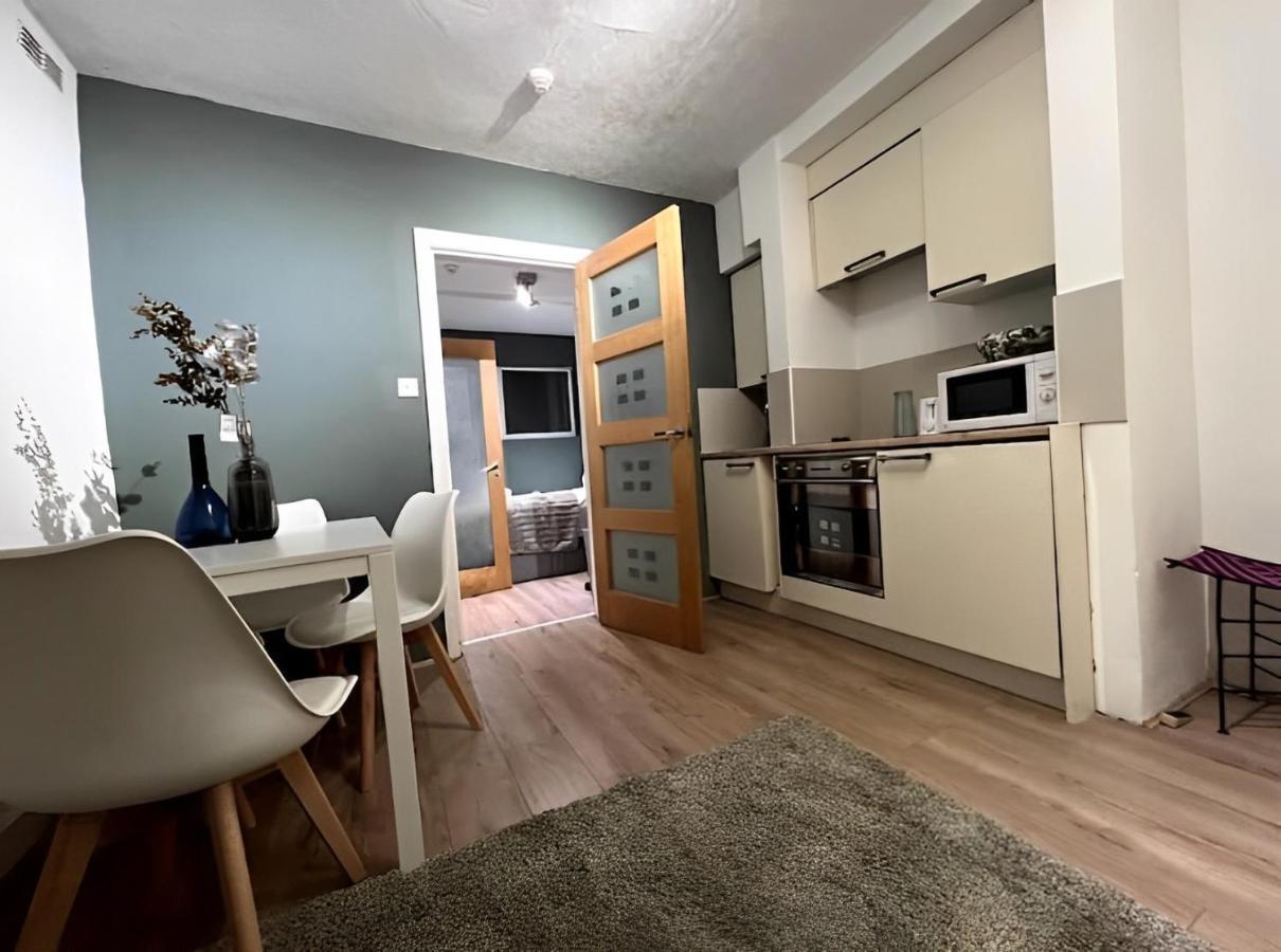 Nice 1 Bed Flat London/chiswick For 4 People Appartement