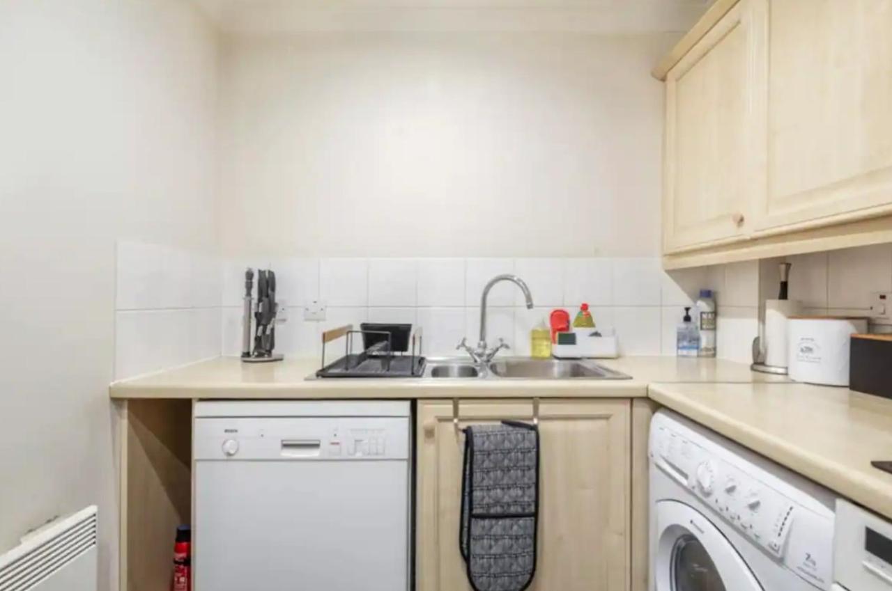 Apartamento 1 Bedroom Flat With Free Parking Londres