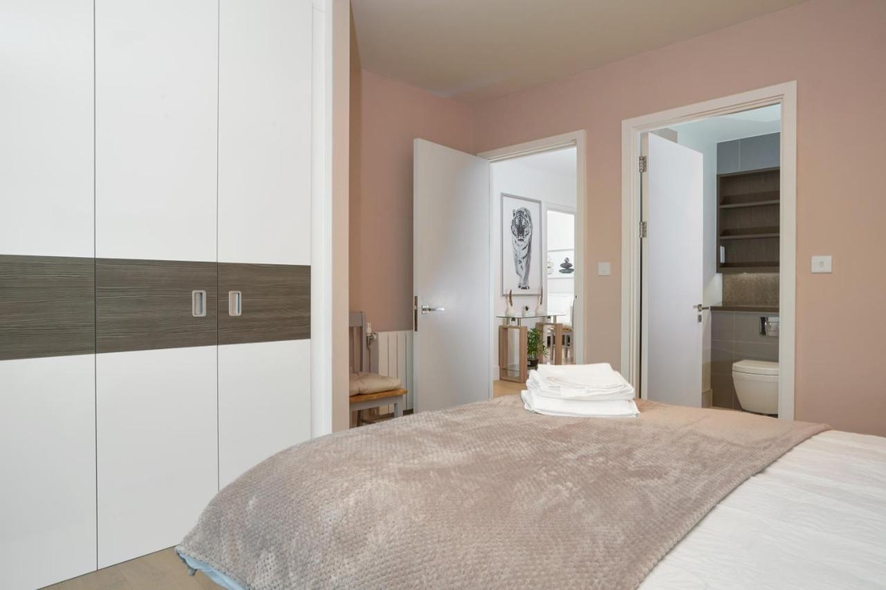 Apartment 2 Bedroom Luxury With Balcony