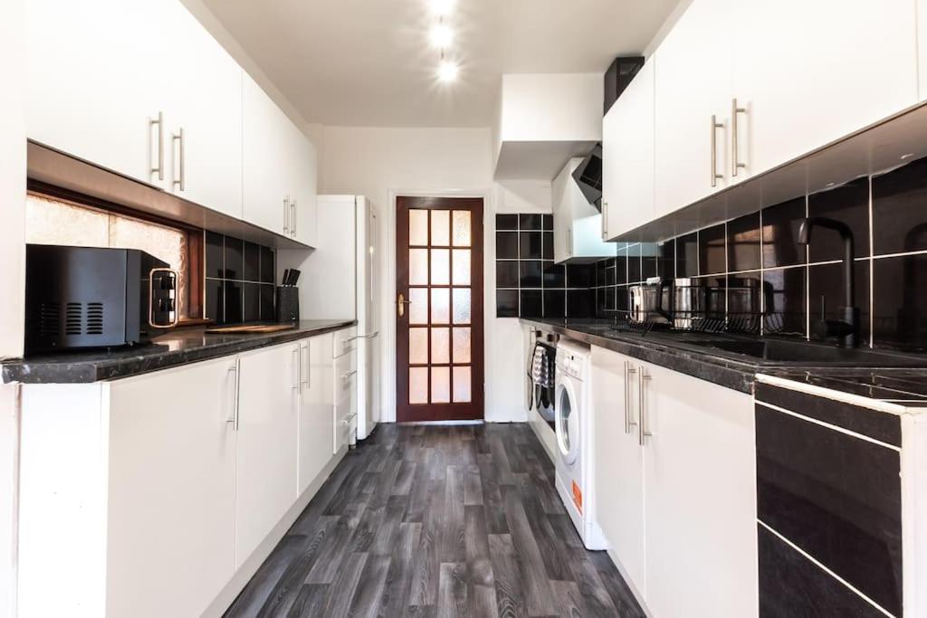 Morganite - 3 Bedroom House Сasa de vacaciones Londres