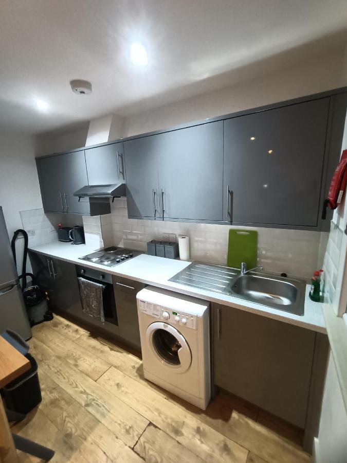 Lovely 2 Bedroom Serviced In Apartment London