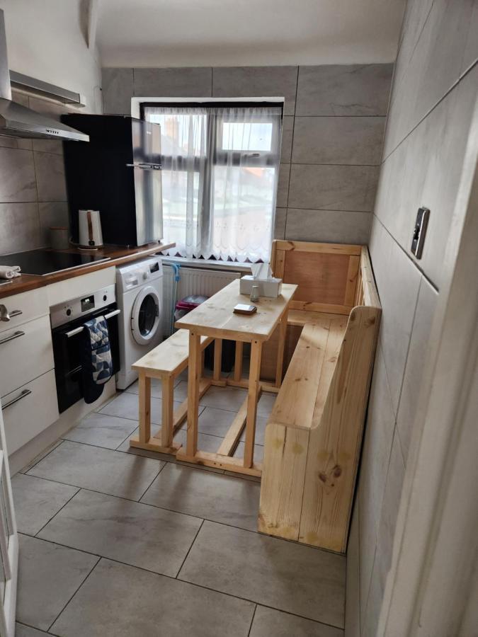 12 Minutes To Kings Cross, 6 Minutes Walks To The Train Station - Free Parking 3 Bed 2 Bath Fully Refurbished Flat No Party Or Gathering Allowed Apartamento