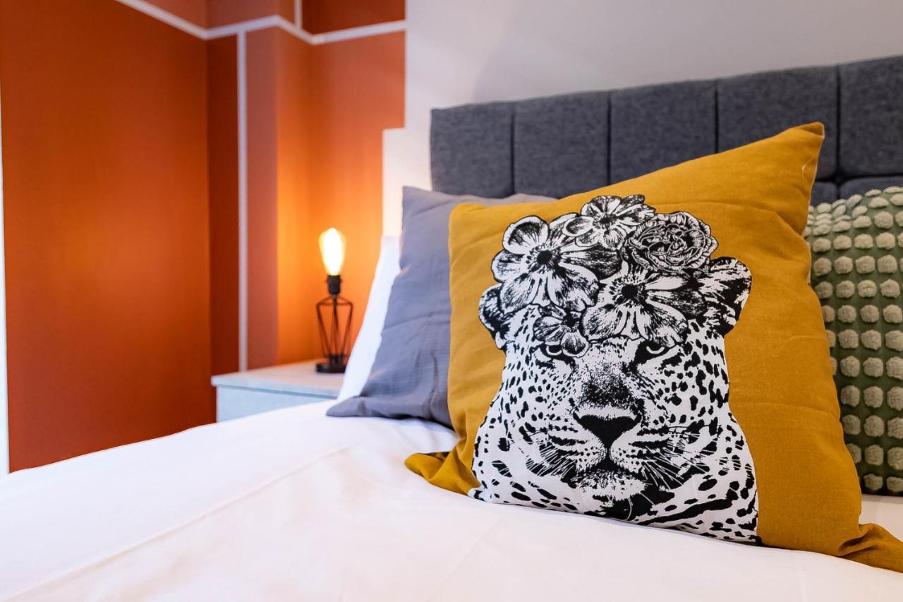 Luxurious Hackney Near Train Station Сasa de vacaciones *