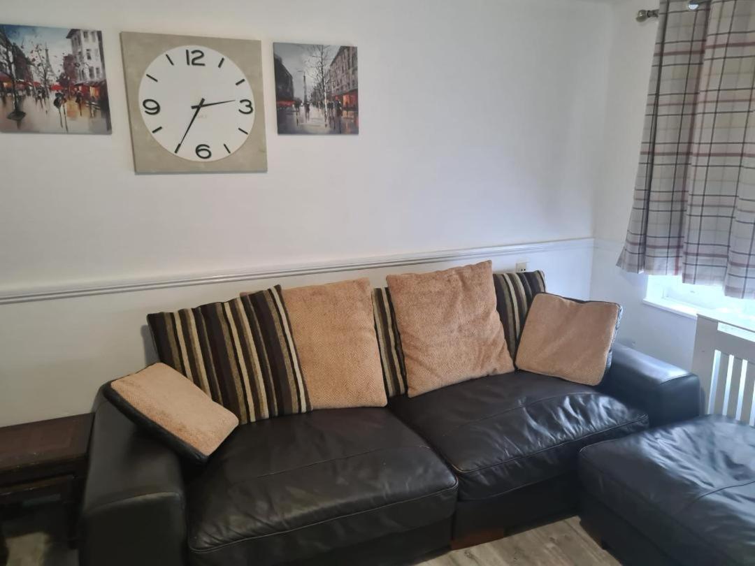 Luxury House, 4 Bedrooms Fully Furnished Londres