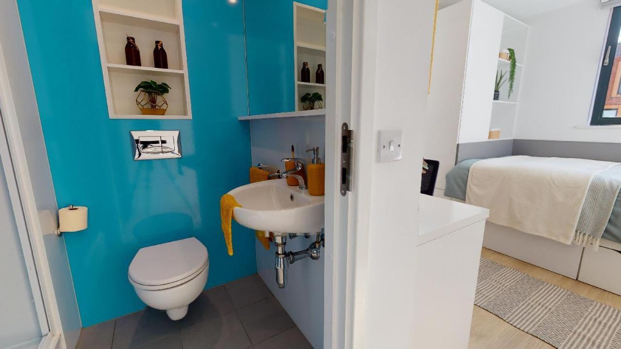 Apartment For Students Only Private Bedrooms With Shared Kitchen And At Iq Haywood House In London