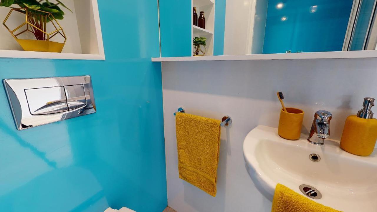 For Students Only Private Bedrooms With Shared Kitchen And At Iq Haywood House In Apartamento