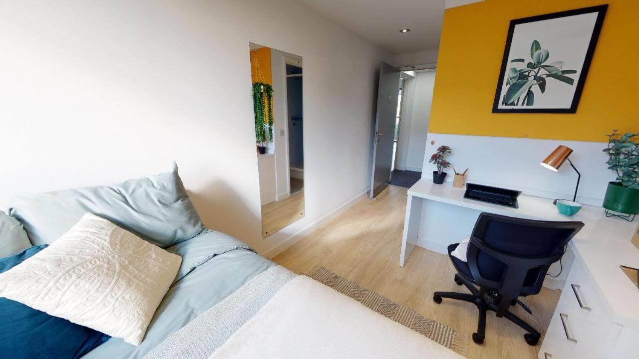 For Students Only Private Bedrooms With Shared Kitchen And At Iq Haywood House In London