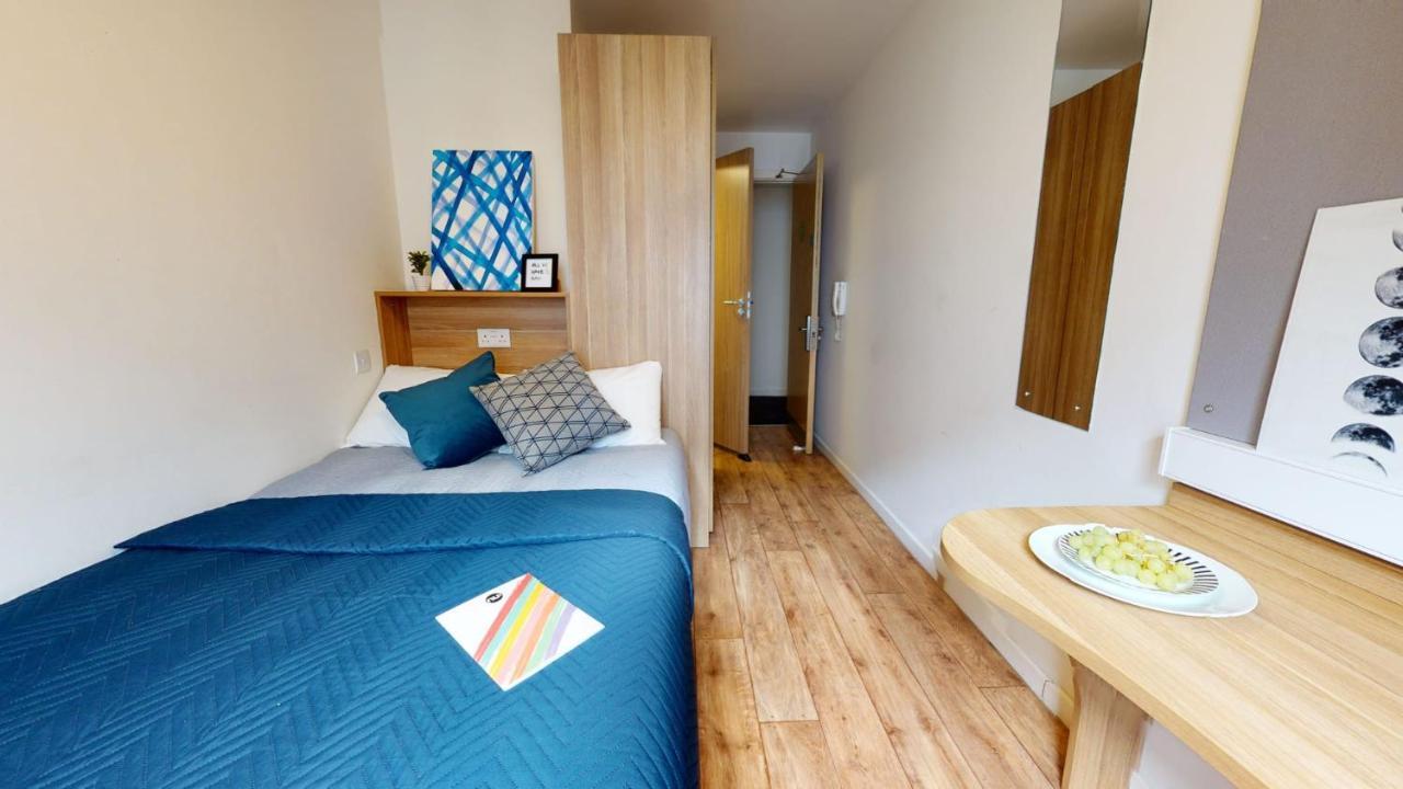 Raffles House Apartments - IQ Sterling Court