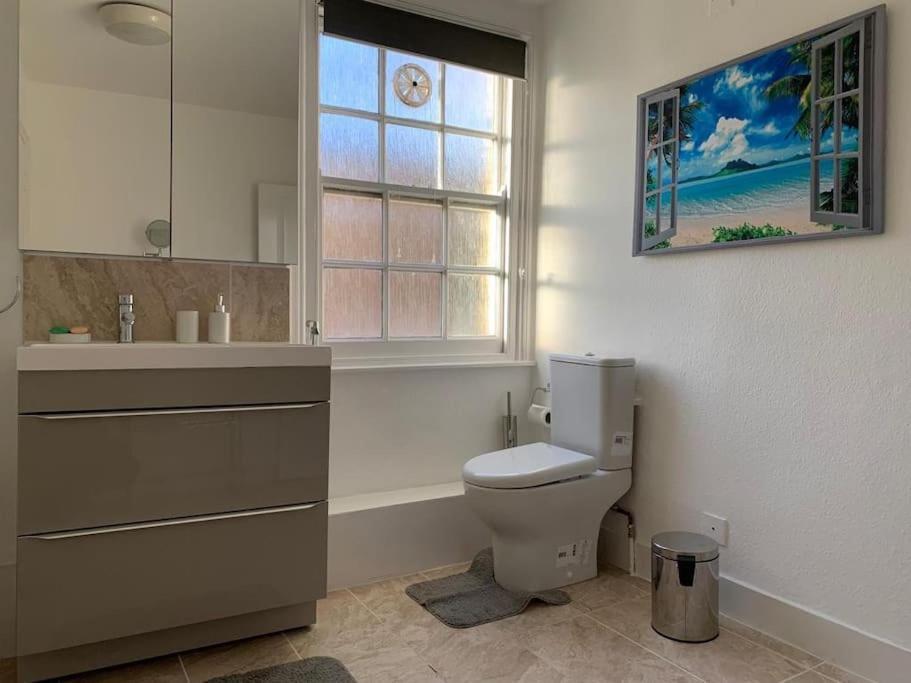 A Stunning 3 Bedroom House * Londres
