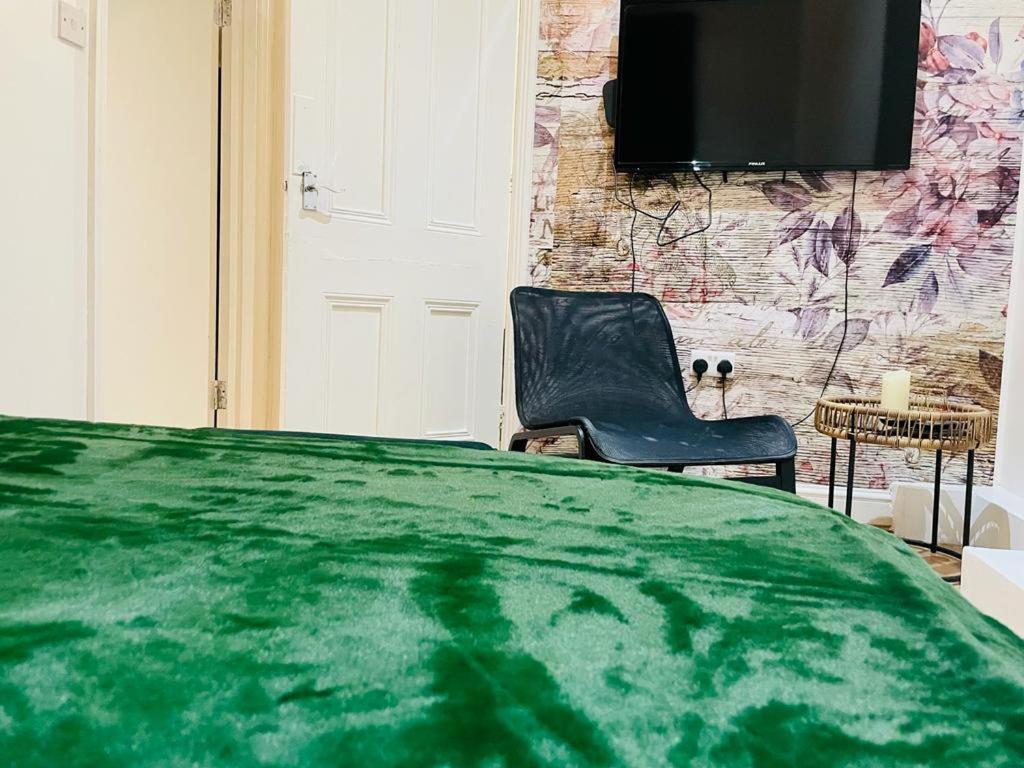 Luxury With Private Jacuzzi Hot Tub & Sauna Appartement *