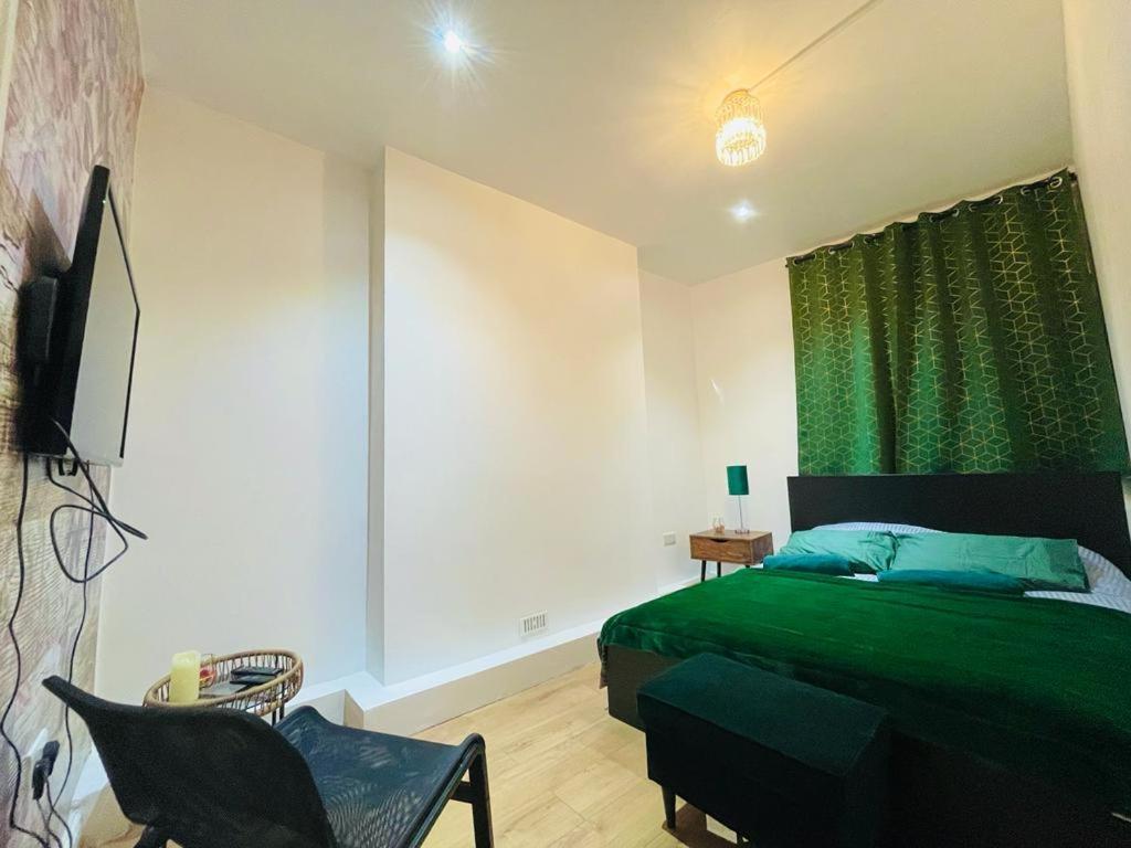 Luxury With Private Jacuzzi Hot Tub & Sauna Londres