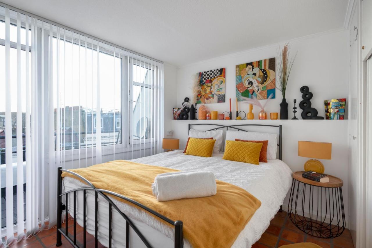 Hyde Park Rooftop Two Bedroom * London