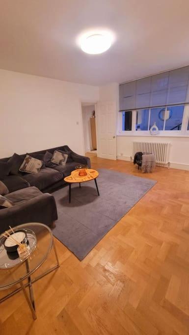 Spacious 2 Bedroom Flat In Baker Street Londres