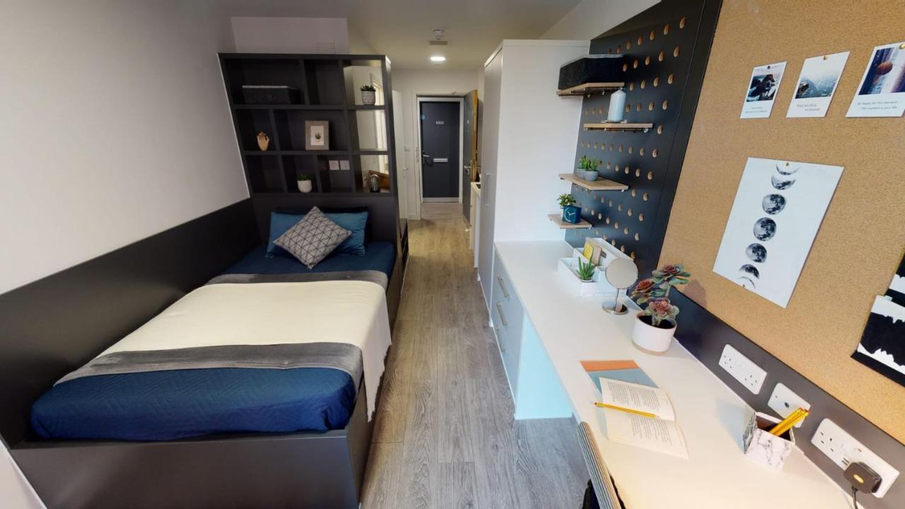 For Students Only - Iq Shoreditch In London
