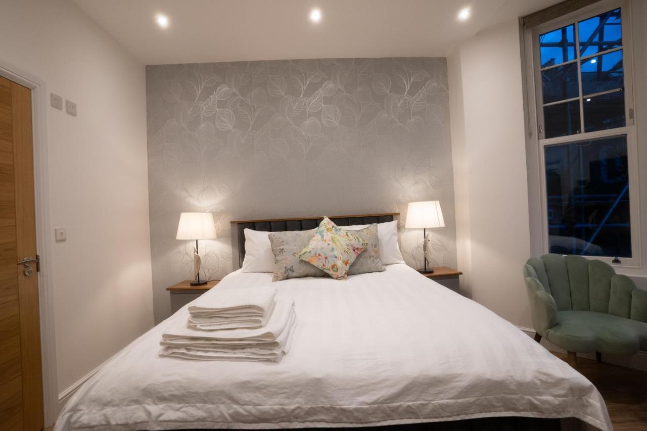 Bed & Breakfast The Avonmore Olympia London