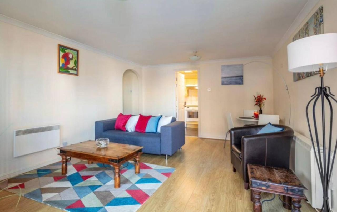Apartamento 1 Bedroom Flat With Free Parking Londres