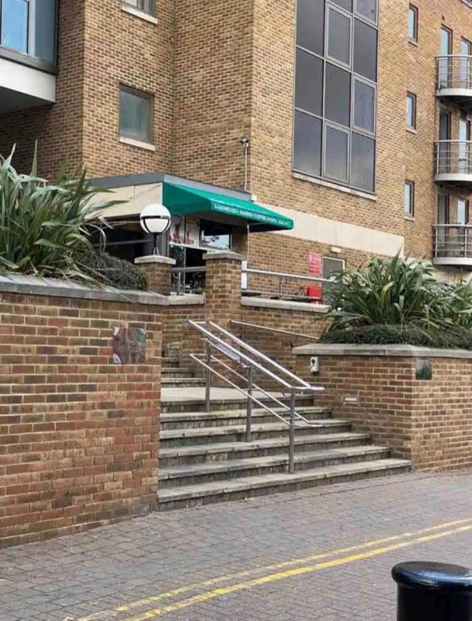 1 Bedroom Flat With Free Parking * Londres