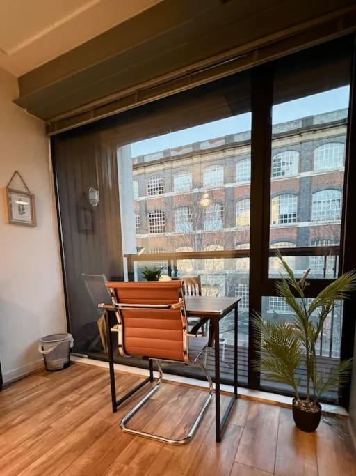 Appartement 2bed Stratford With Easy Access To London, O2, Excel, Parking Nearby *