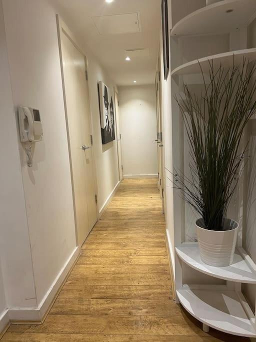 2bed Stratford With Easy Access To London, O2, Excel, Parking Nearby Appartement *