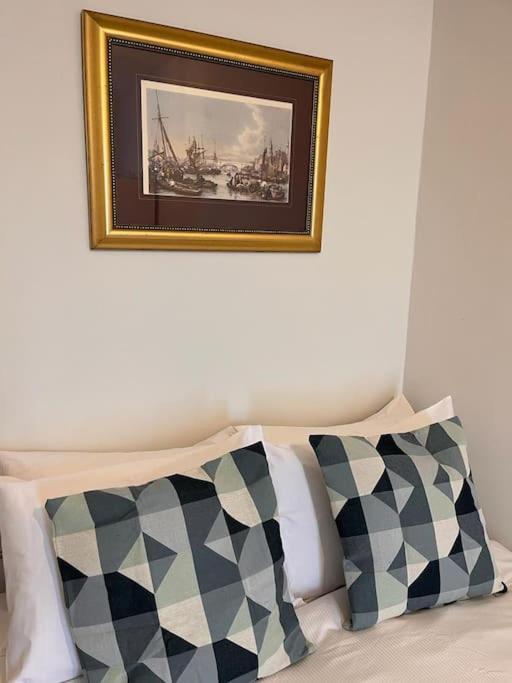 2 Bed Flat In Canning Town *
