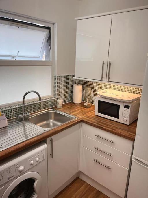 2 Bed Flat In Canning Town * Londres