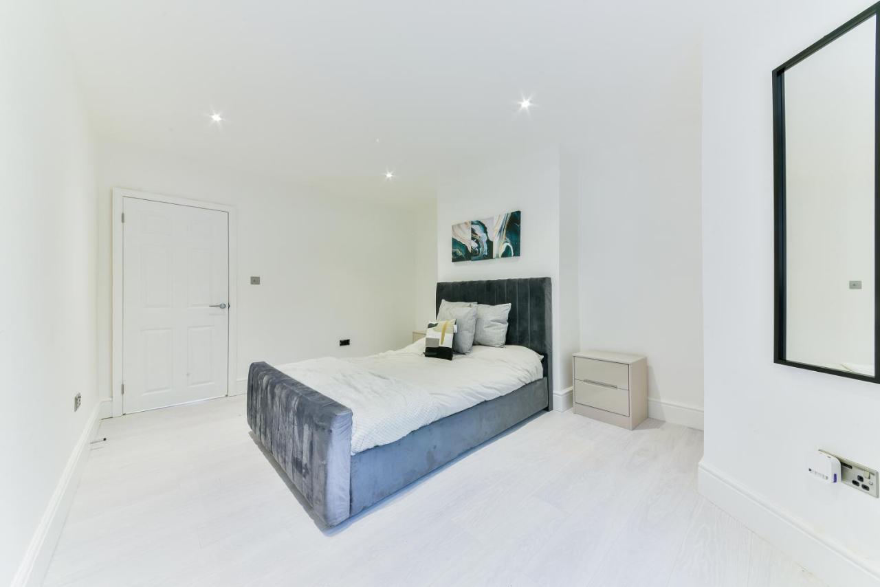 Amazing 2 Bed Clapham North Appartement Londen