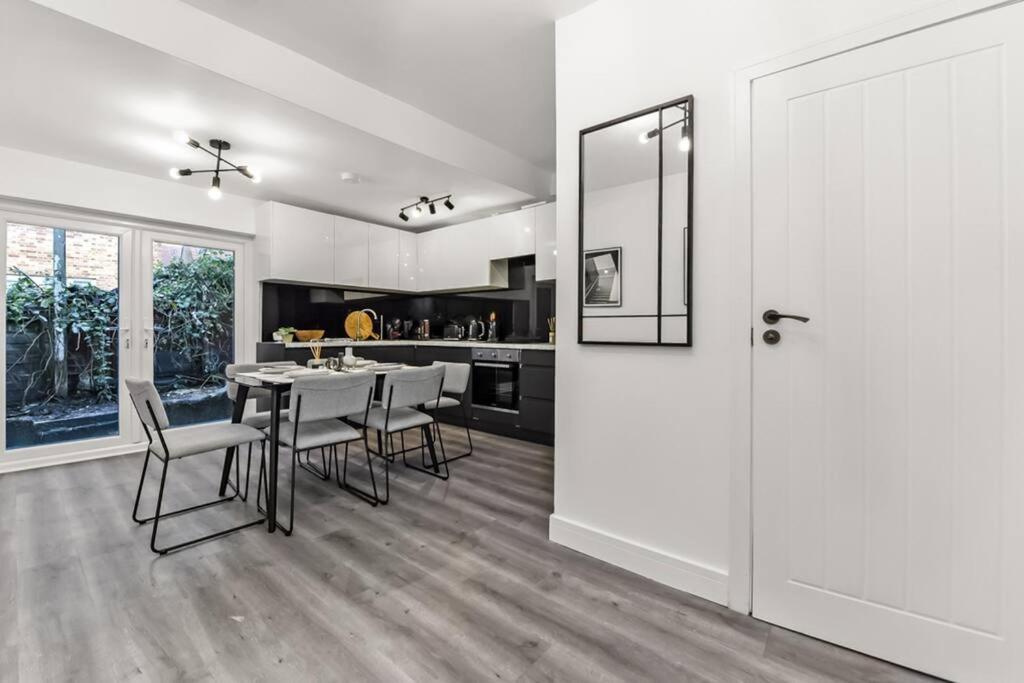 Appartement Hunky 3 Bedroom Flat In Hereward, Londres