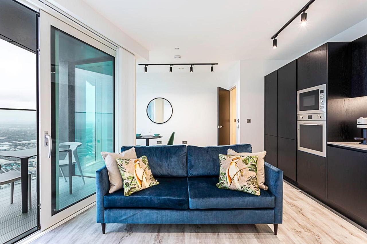 Icon Tower Flat Vii * Londres