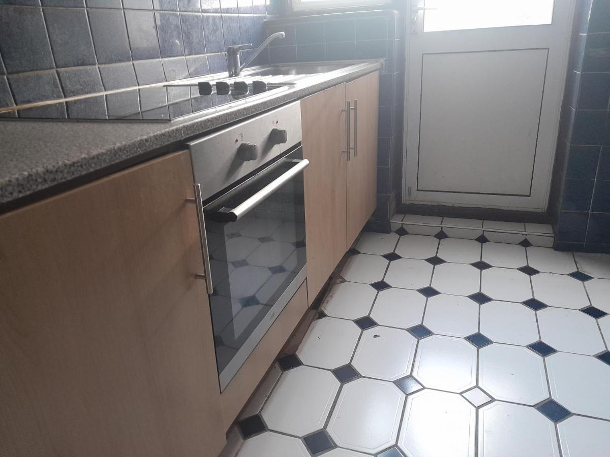 Lovely 1-bed Studio In Apartamento Londres