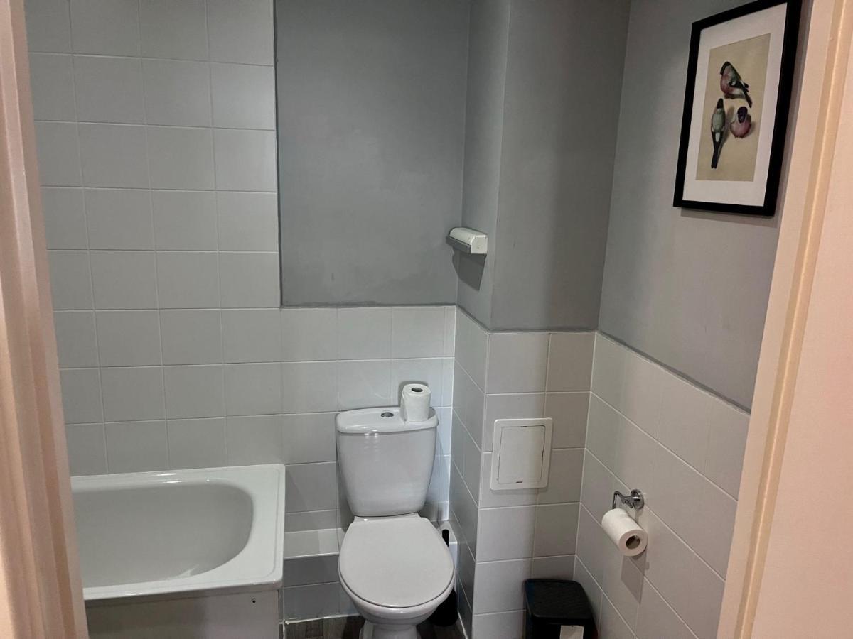 Remo Near Canary Wharf & 02 Arena * Londres
