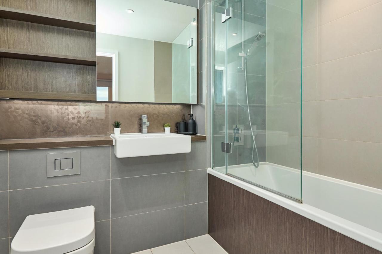2 Bedroom Luxury With Balcony *