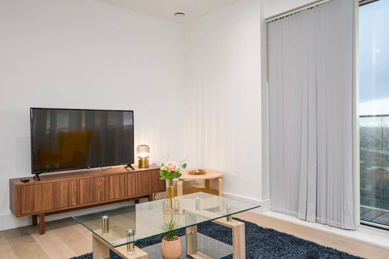 2 Bedroom Luxury With Balcony London