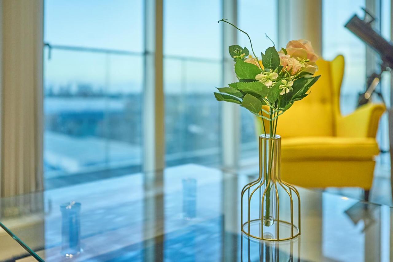 2 Bedroom Luxury With Balcony Apartment London