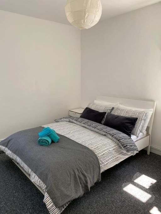 Lovely 2 Bedroom Flat In Greater *