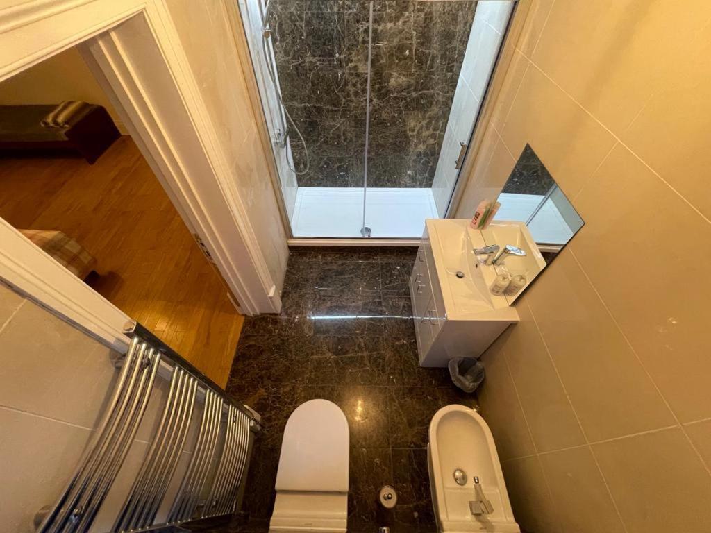 En & Private Bathroom, In Marylebone, Paddington #room Name Is Paris# Hospedagem domiciliar Londres