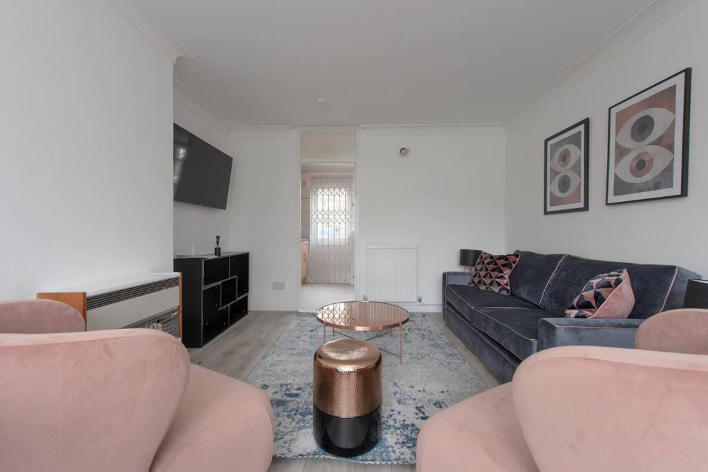 Great House In Centre Of Vibrant, Cool Brixton!