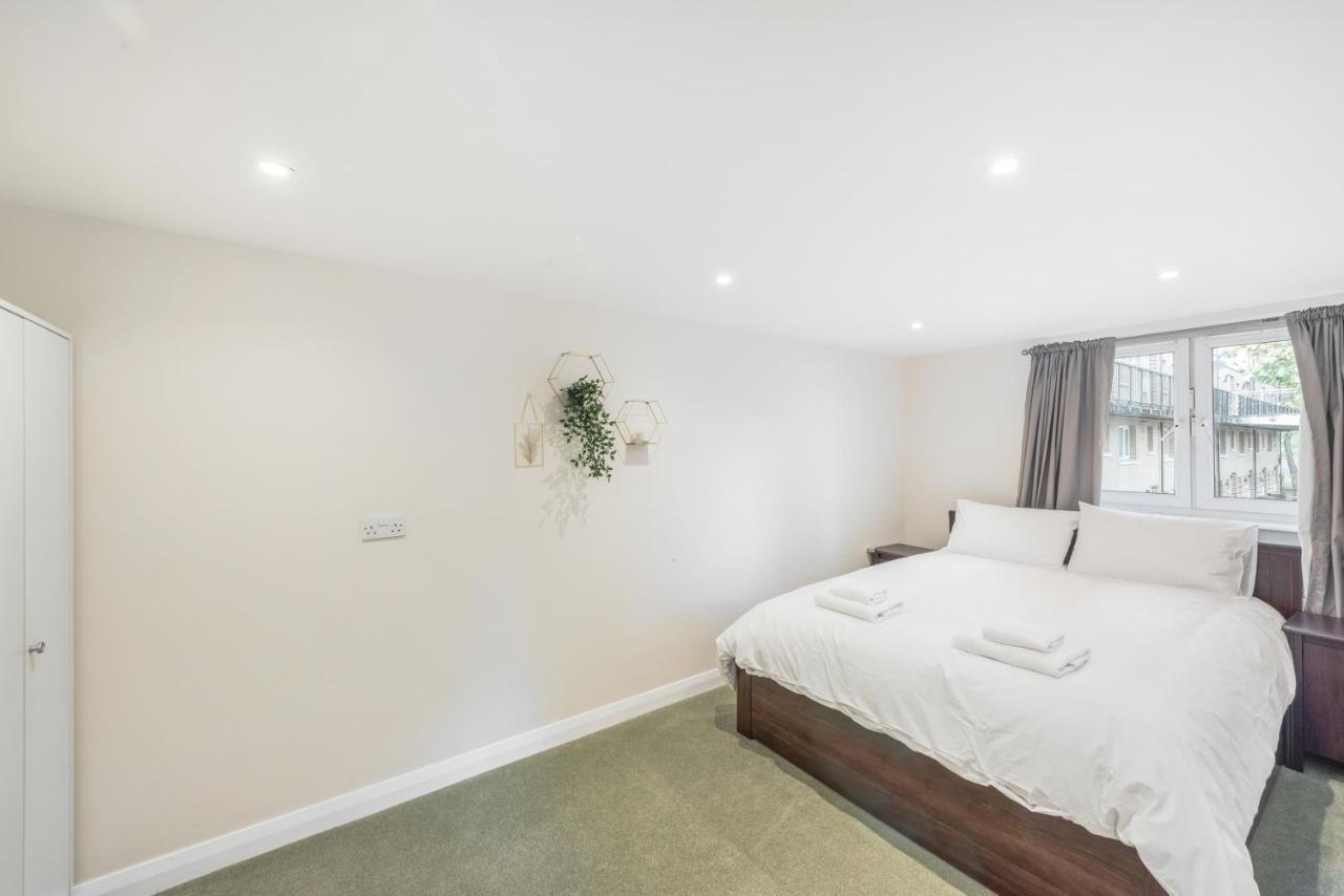 Spacious 4 Bed House Near Greenwich Сasa de vacaciones