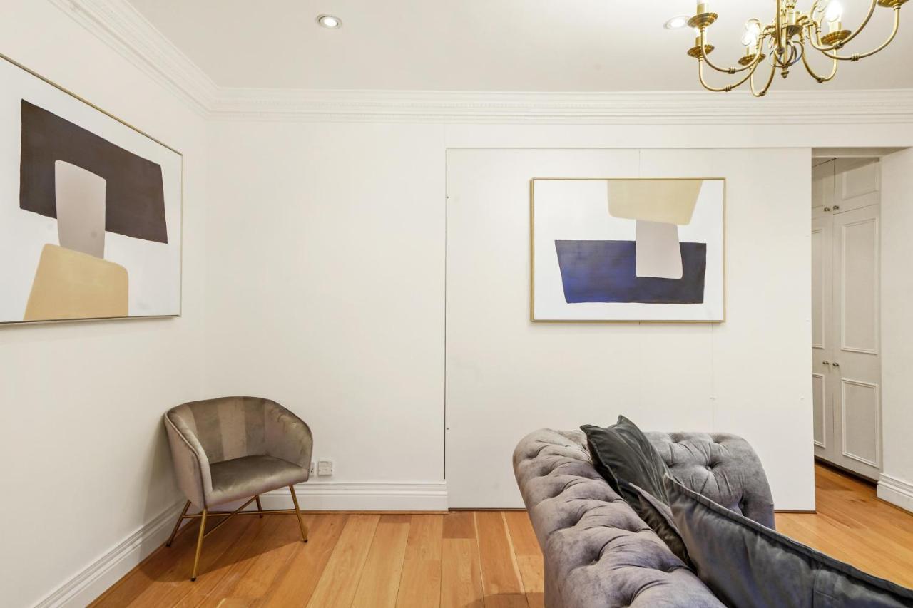 Rare Knightsbridge Gem By Dena Elite Collection * London