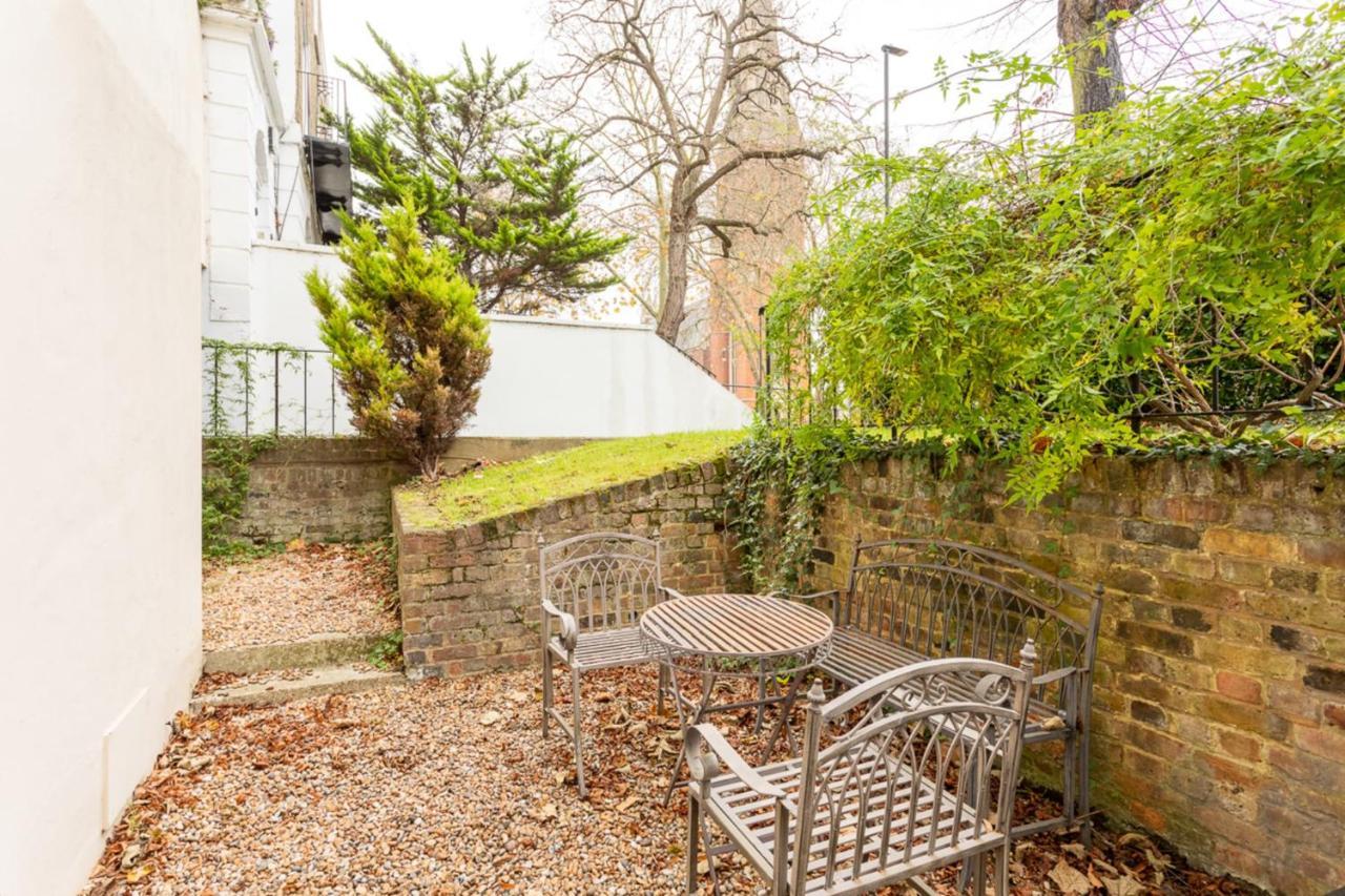 Cosy Oval London