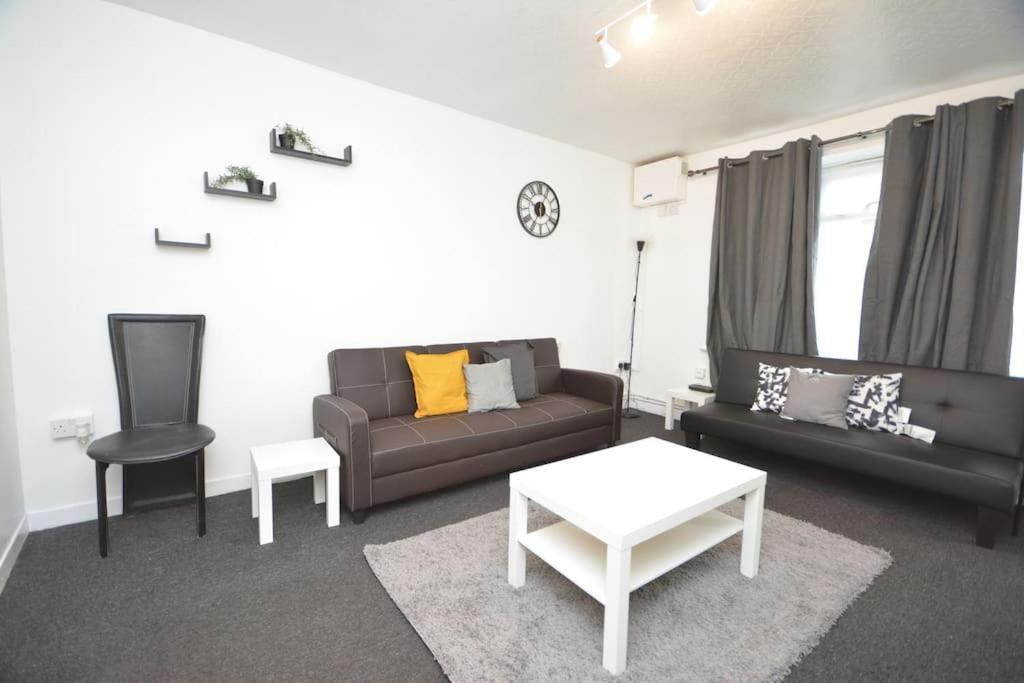 Zone2 Classic 3 Bedroom Apartment