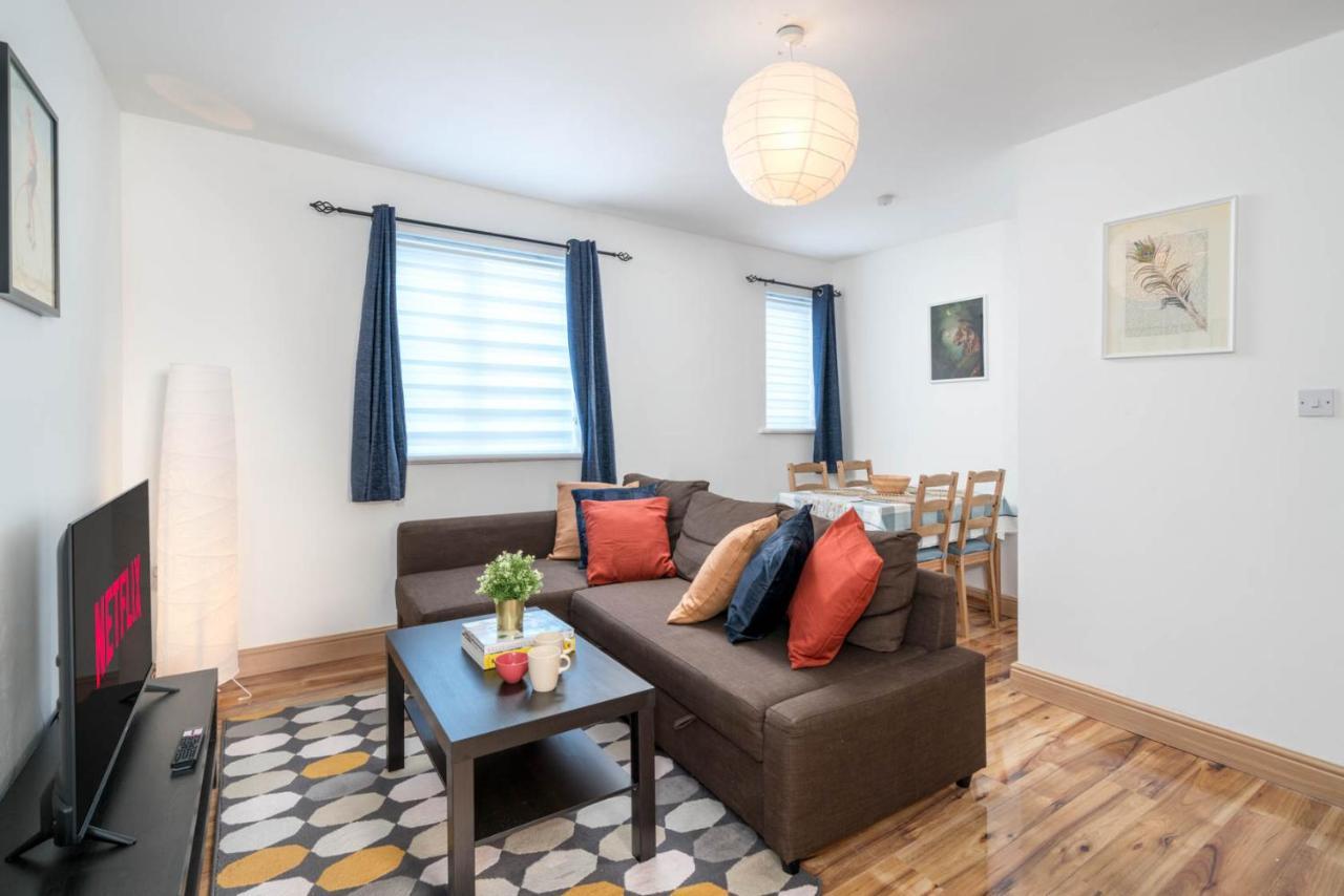 2 Bedroom Flat Near Excel