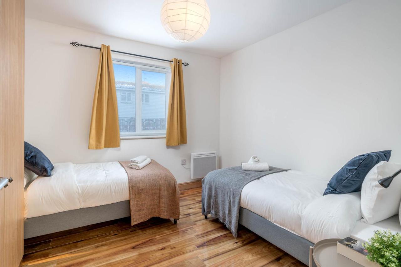 2 Bedroom Flat Near Excel Apartamento Londres
