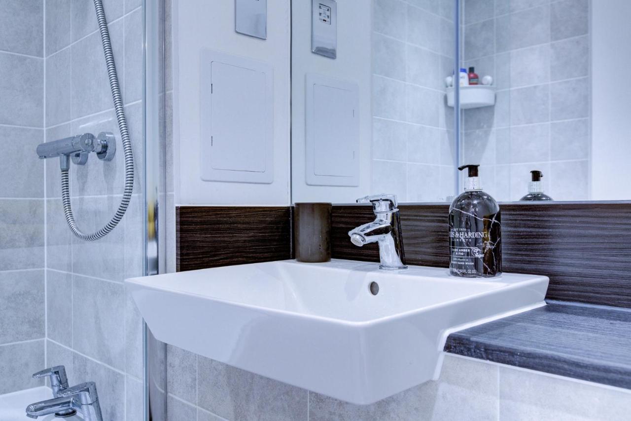 Apartamento 2 Bed 2 Bath Modern In East Acton Londres