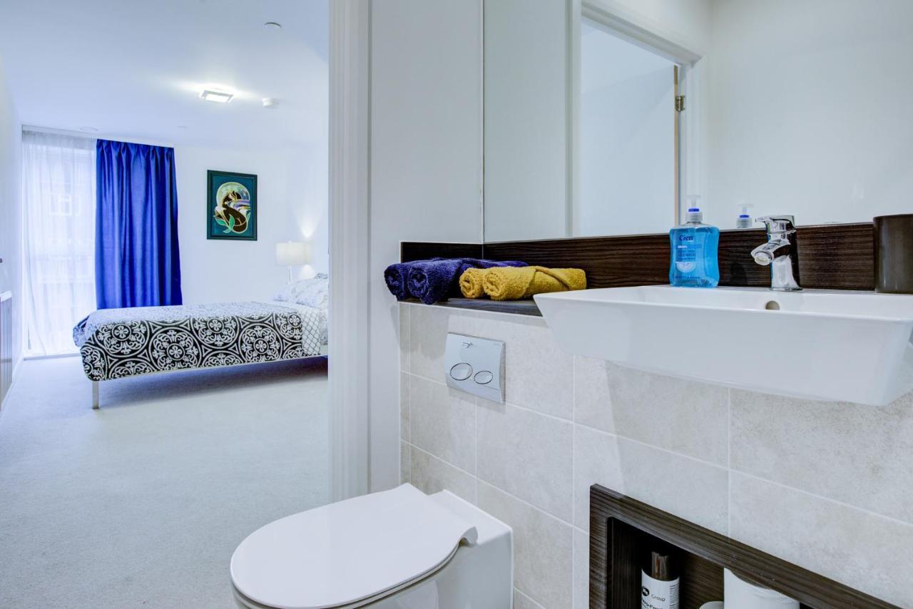 2 Bed 2 Bath Modern In East Acton Apartamento Londres