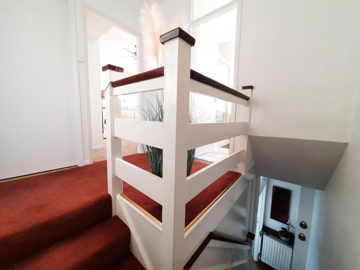 Guest house North Downs London