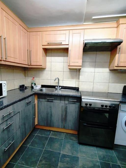Entire Close To London