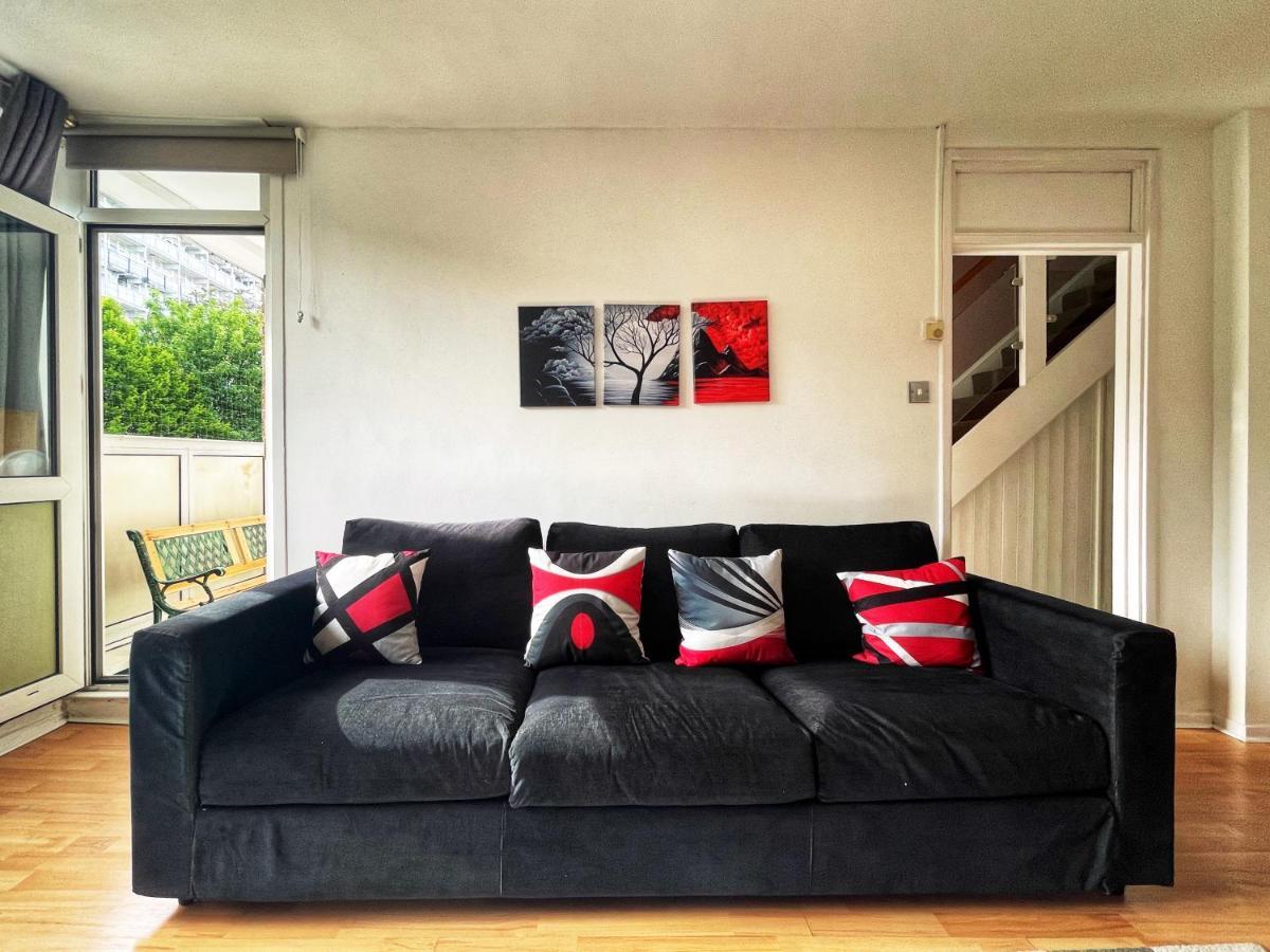 Noah's Place In Mile End