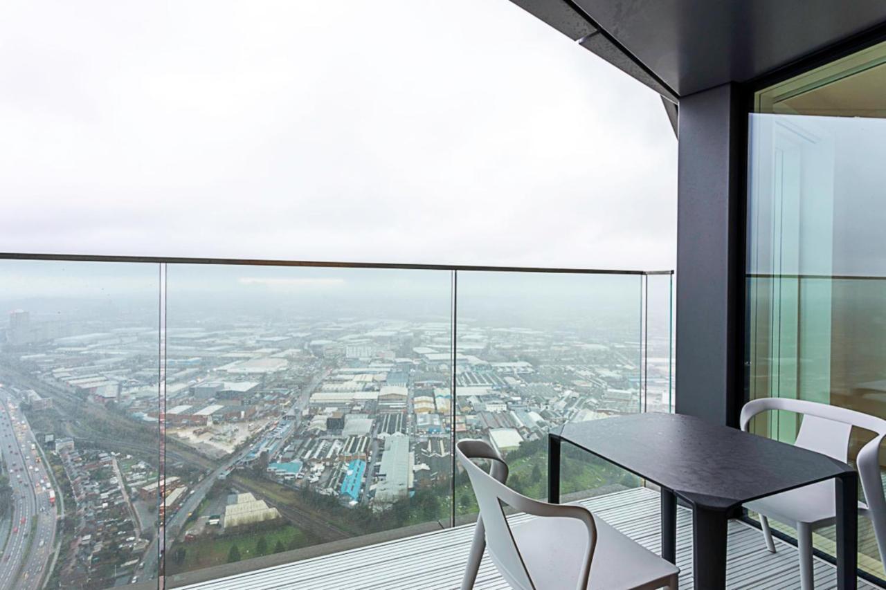 Icon Tower Flat Vii * Londres