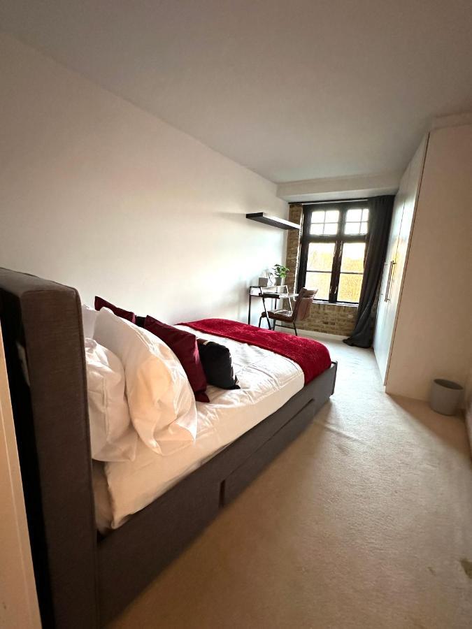 Deluxe Penthouse Riverside View 2 Bedroom Flat With Lift - Old Industrial Factory Warehouse Apartment *